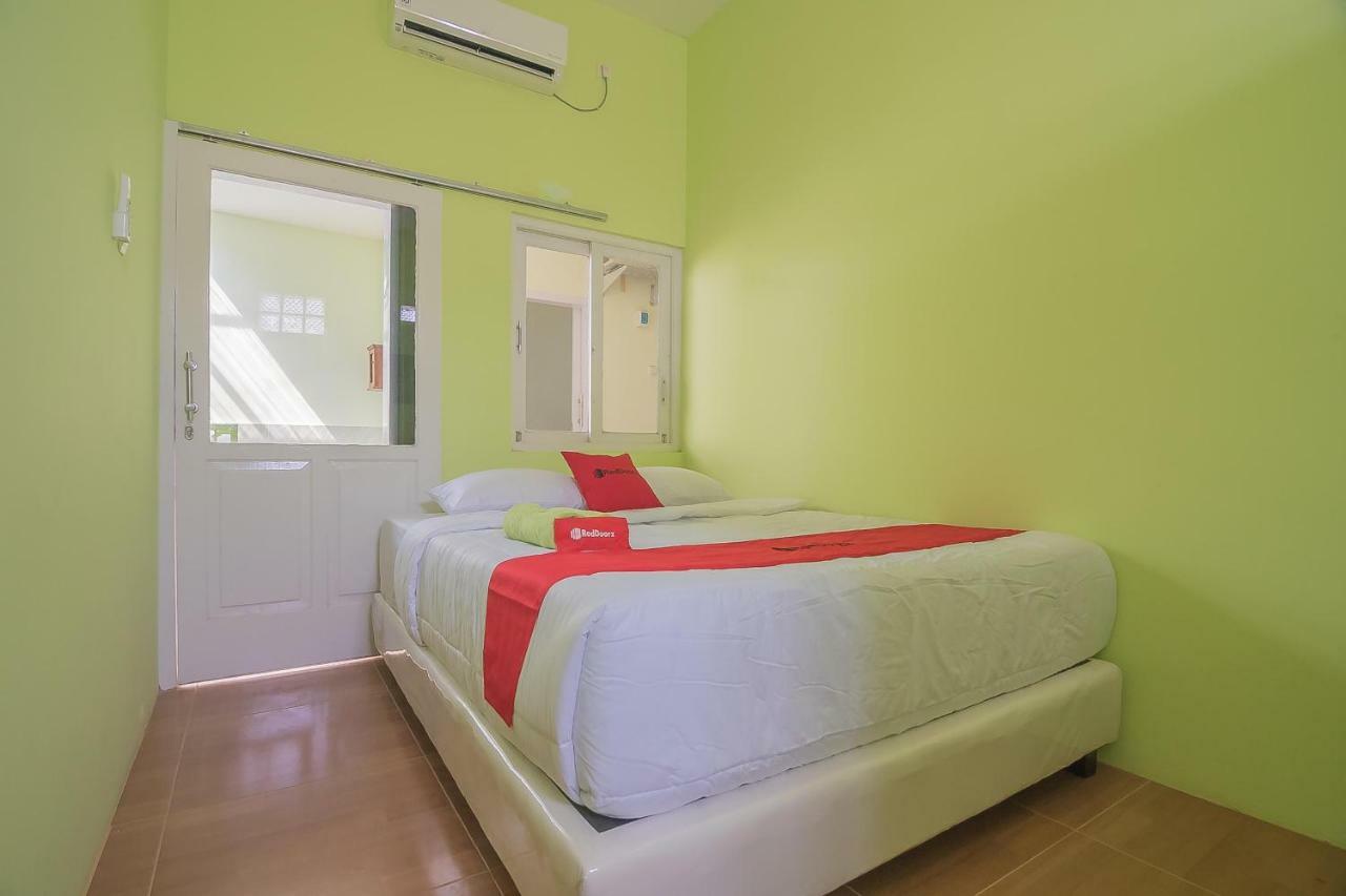 Reddoorz Syariah Near Museum Wisma Karya Subang Kültér fotó