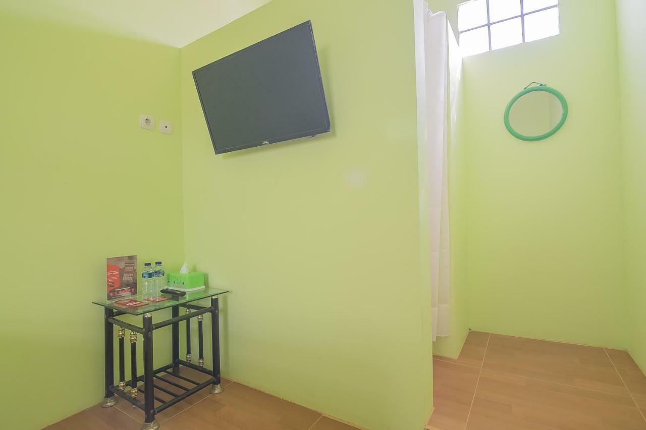 Reddoorz Syariah Near Museum Wisma Karya Subang Kültér fotó